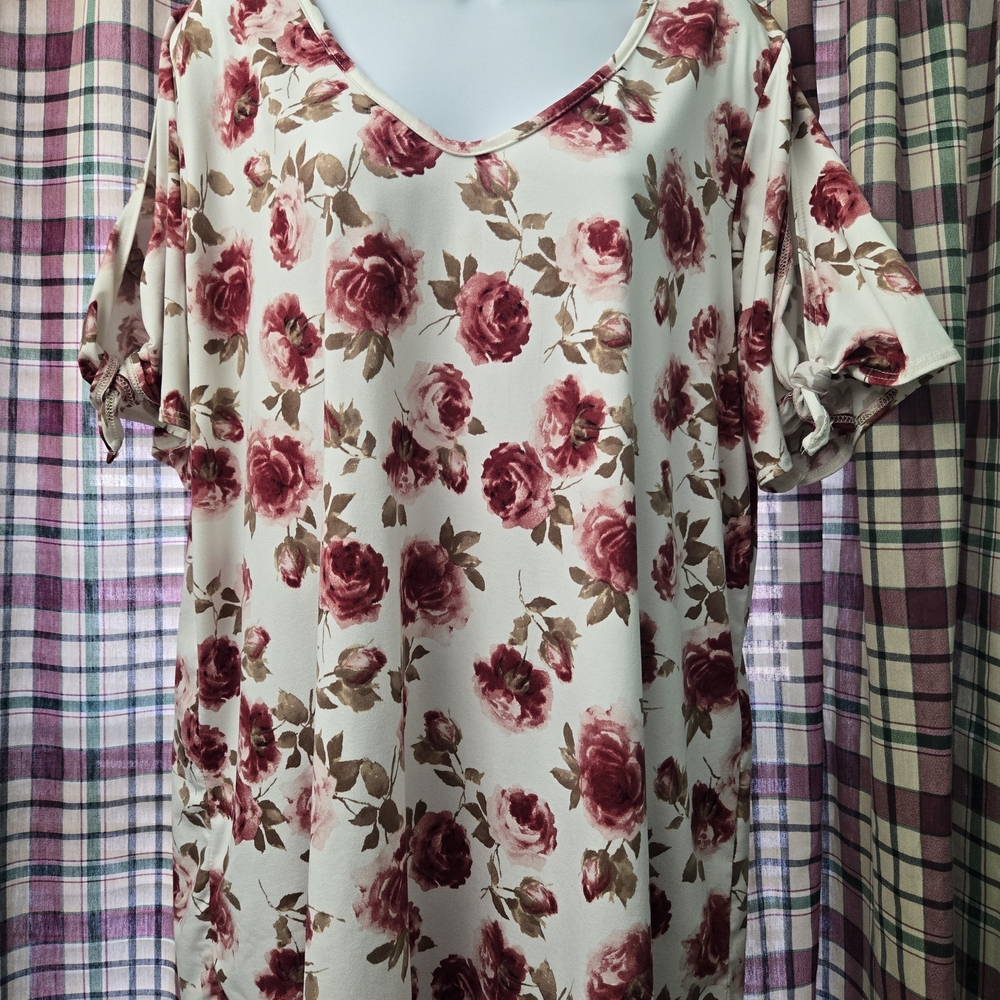 Floral V-Neck Acting Pro Womens Top With Split Sleeves. Size XXL